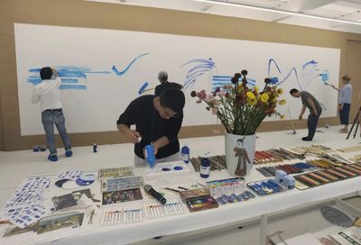 與藝術(shù)家共享一塊畫布——藍(lán)色變奏 棉3創(chuàng)意街區(qū)藝術(shù)互動新體驗